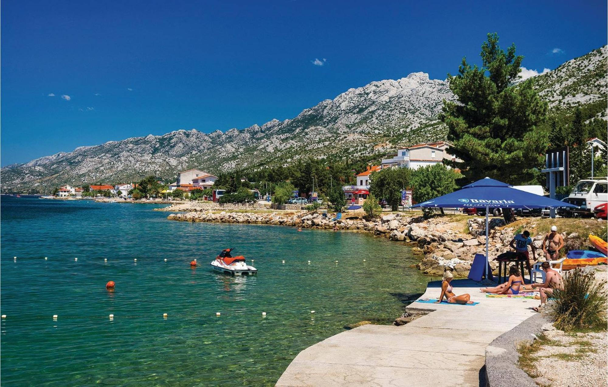 Apartmán Awesome Apartment In Starigrad Paklenica *
